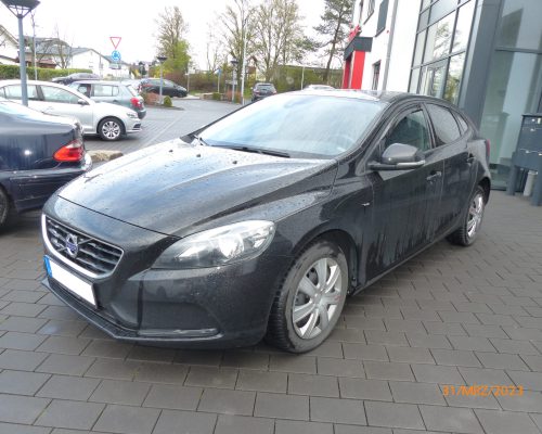 Volva V40 schwarz (1)